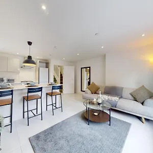 Cozee Apartments, Centre Apartment Cardiff